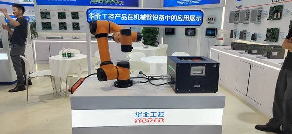机械臂设备中的安博电子官方网站_安博（中国）
应用展示